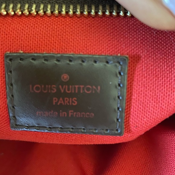 Authentic Louis Vuitton Bloomsbury GM - Picture 4 of 11